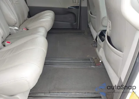 2012 Toyota Sienna Le V6 8 Passenger из США, поврежденный, VIN 5TDKK3DC8CS259698